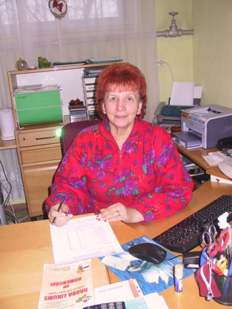  Sabiedriskās organizācijas “Emmaus Smiltene” vadītāja lūgusi Valkas pašvaldībai rast iespēju piešķirt telpas, lai turpmāk varētu veiksmīgi darboties. 
Autors: Santa Sinka