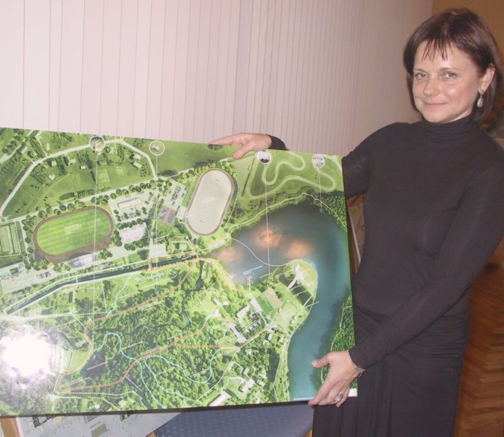 Rīgas arhitektu birojs SIA “Nams” izstrādājis savu redzējumu, kā attīstīt sporta un atpūtas zonu Tepera ezera apkārtnē. Arhitekte Inga Kraule rosina to darīt pamazām.
Autors: Sandra Pētersone