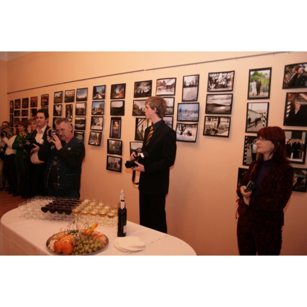 Vakar Valkas kultūras namā apbalvoja domes izsludinātā fotokonkursa dalībniekus un uzvarētājus. Tajā piedalījās 13 autori un kopā iesniedza 137 darbus par norisēm pilsētā.

Žūrija par uzvarētājiem atzina Daini Jansonu, Edgaru Maļcevu un...
Autors: Aldis Dubļāns