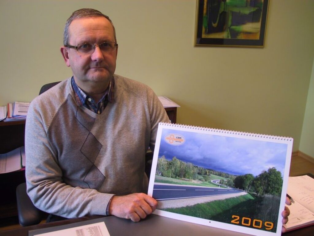 Akciju sabiedrības “8CBR” valdes priekšsēdētājam Andrim Rozītim īpaši atmiņā palikuši pirmie darba gadi, kad viņš 1986. gadā sāka darbu “astotajos” kā 1. būviecirkņa priekšnieks.
Autors: Sandra Pētersone