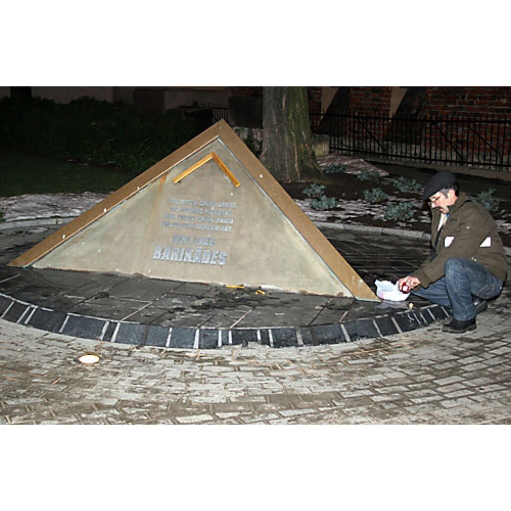 Jau rīt, 14. janvārī, informēsim par protesta akcijas dalībnieku redzēto un dzirdēto pasākuma laikā, kā arī pēc tā. Šobrīd piedāvājam mūsu Zemgales kolēģu sagatavoto fotoreportāžu.