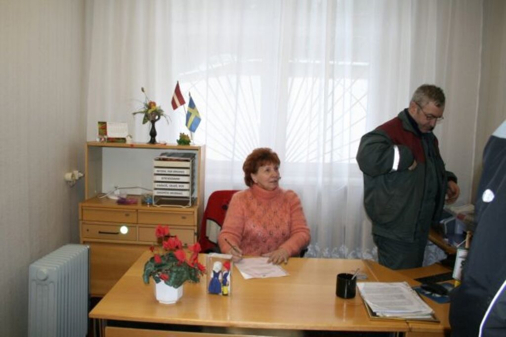 Biedrības “Emmaus Smiltene” valdes priekšsēdētāja Ārija Indrikovska ir pateicīga Valkas domei par atbalstu jaunu telpu labiekārtošanā.
Autors: Ingūna Johansone