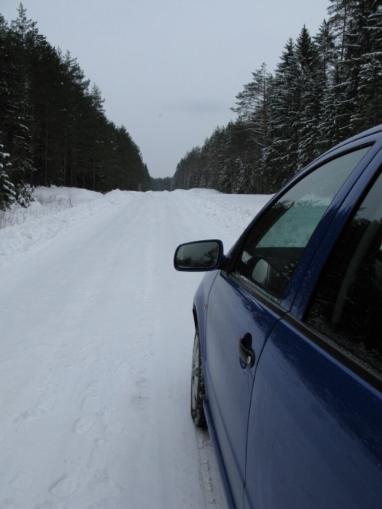 Viens no pēdējiem meža ceļiem, ko Valkas rajonā uzbūvēja pērn, ir Lapupes ceļs Variņu un Palsmanes pagastā. Tagad meža ceļu būve ir apturēta. 
Autors: Sandra Pētersone