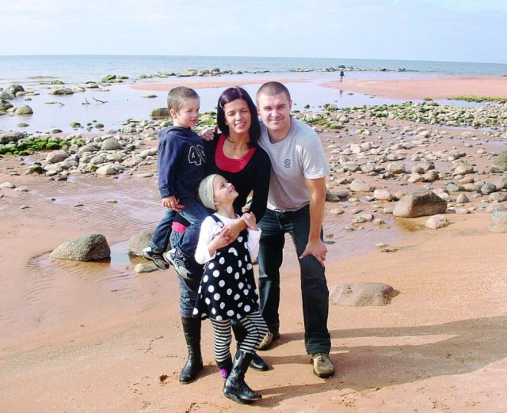 Lībiešu ģimene atpūšas Vidzemes jūrmalā. 
Autors: No personīgā arhīva