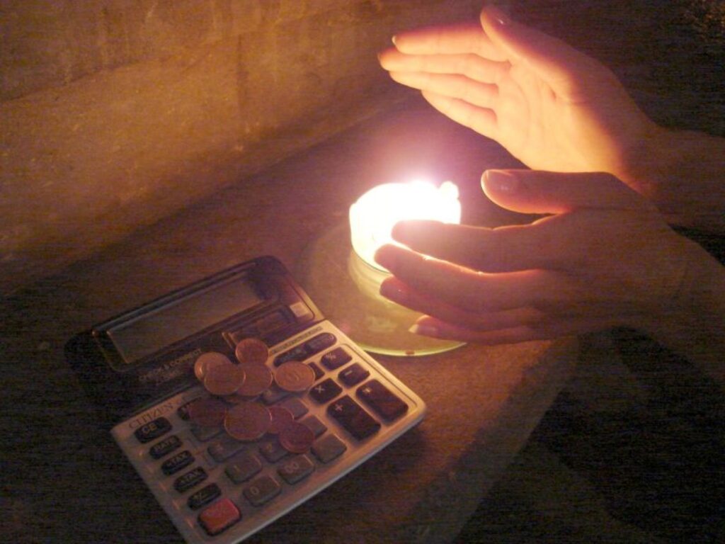 Un tad, kad bija lielie mīnusi, radiatori bija pavisam auksti. Laukā bija gandrīz siltāks nekā istabā
Autors: Sarmīte Ozola