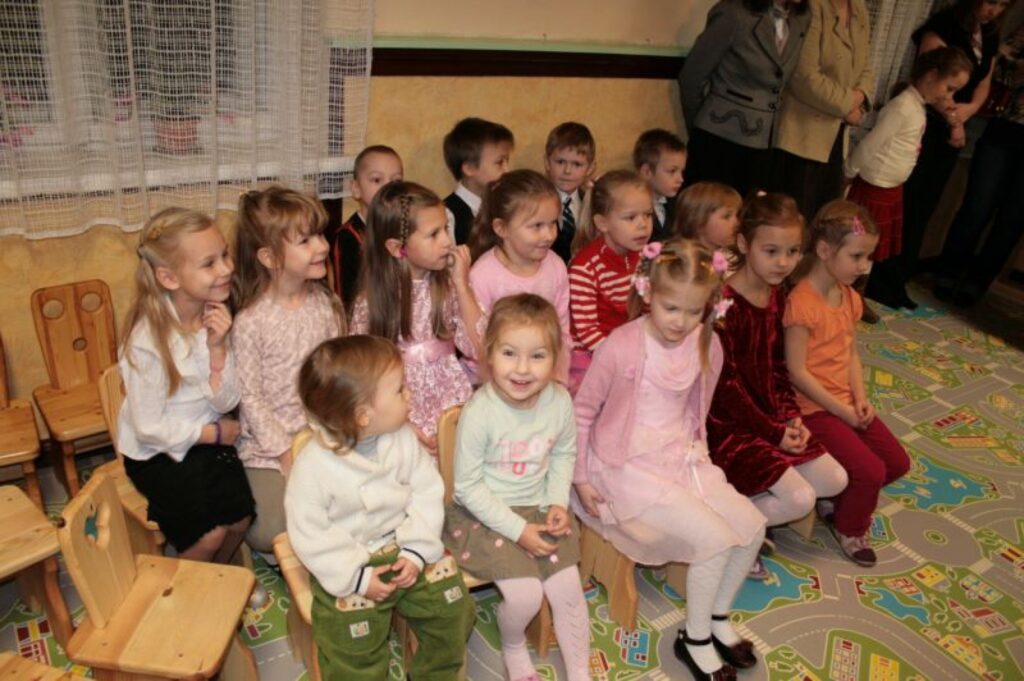 Arī kristīgā bērnudārza “Gaismiņa” mazuļiem, visticamāk, jostas būs jāsavelk ciešāk. Vadītāja Indra Jākobsone teic, ka par nākotni pašlaik esot lielā neziņā.
Autors: Aldis Dubļāns