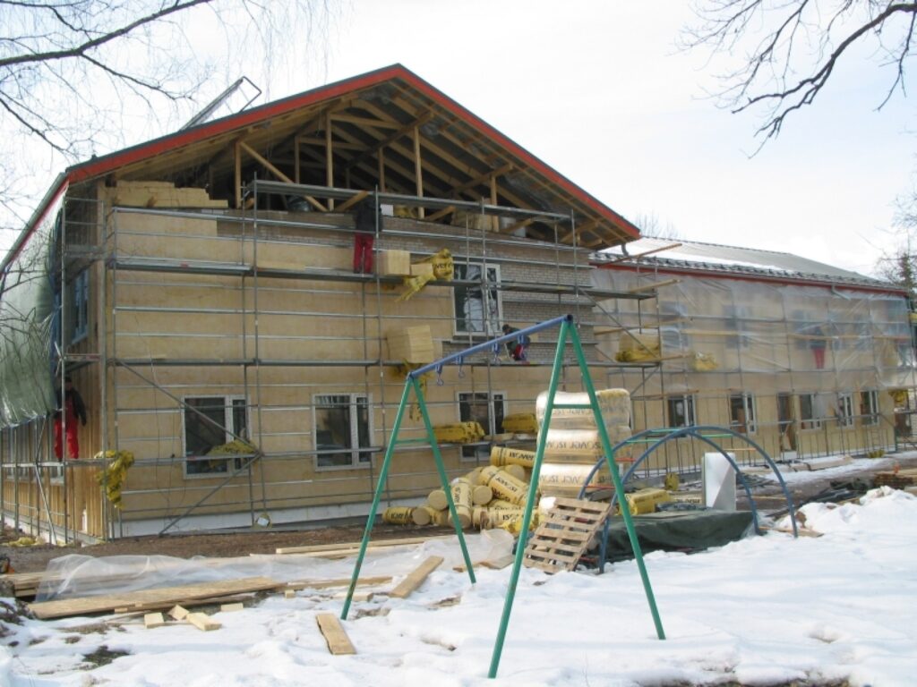 Miljonu vērtā bērnudārza “Kaseke” rekonstrukcija ir beigu fāzē. Augustā tur jau skanēs bērnu čalas. 
Autors: Aldis Dubļāns