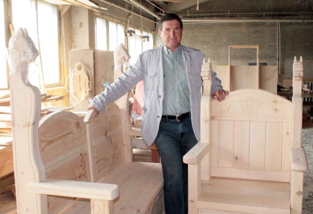 SIA “Prestižs” valdes priekšsēdētājs Valērijs Fedjukovs ir gandarīts par uzņēmuma stabilitāti – pasūtījumi ir gan rietumvalstīs, gan pašu mājās. 
Autors: Aldis Dubļāns