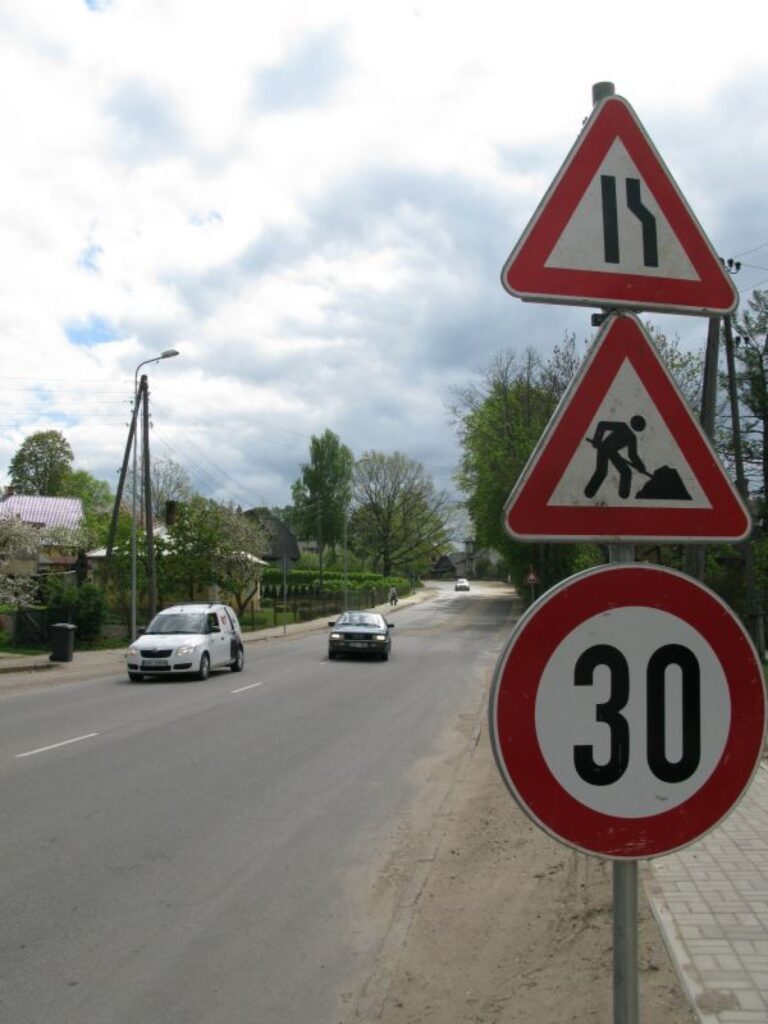 Arī turpmāk, braucot pa Atmodas ielu, būs jāpacieš neērtības. 
Autors: Sandra Pētersone