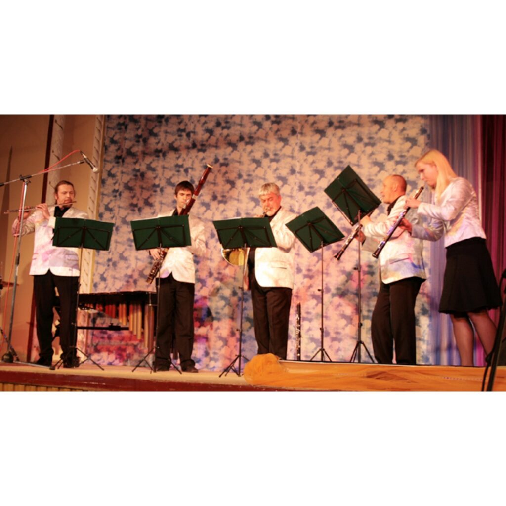 Valkas kultūras nama renovācijas pirmās kārtas atklāšana. Pirmajā kārtā ir izremontēta zāle un foajē. Šim notikumam par godu bija jauks koncerts, projektētāju un būvnieku godināšana. Ēka ir uzbūvēta pirms 82 gadiem un pašlaik tajā notiek...
Autors: Aldis Dubļāns