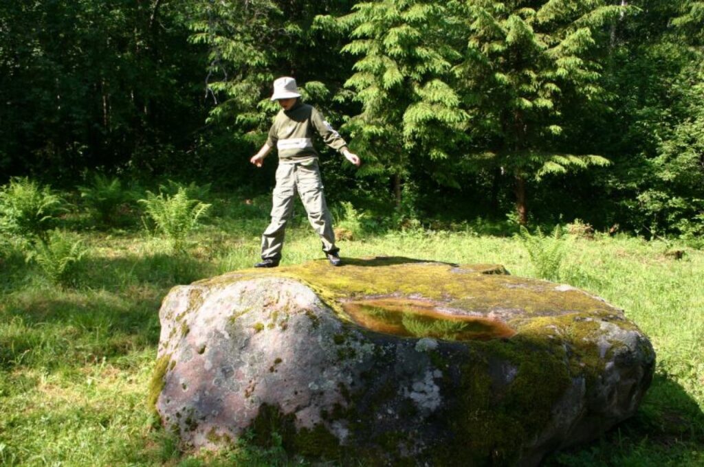 Viens no dabas pieminekļiem Brantu pagastā ir Emīļa akmens.
Autors: Aldis Dubļāns
