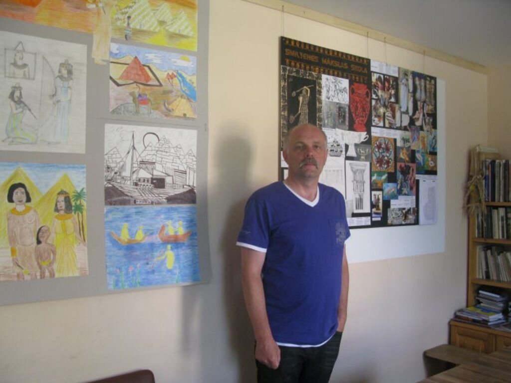  Mākslas skolas direktors Haralds Balodis norāda, ka par tālāko mācību iestādes likteni skaidrības nav. Ja skolu slēgs, skolēnu paveiktais noteikti paliks jaukās atmiņās.
Autors: Baiba Šķērīte