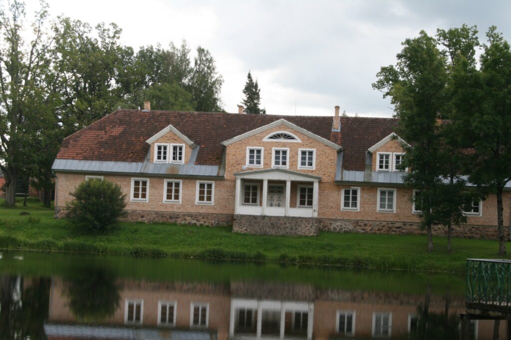 Mūrmuižā joprojām darbojas Tautas universitāte.
Autors: Aivars Zilbers