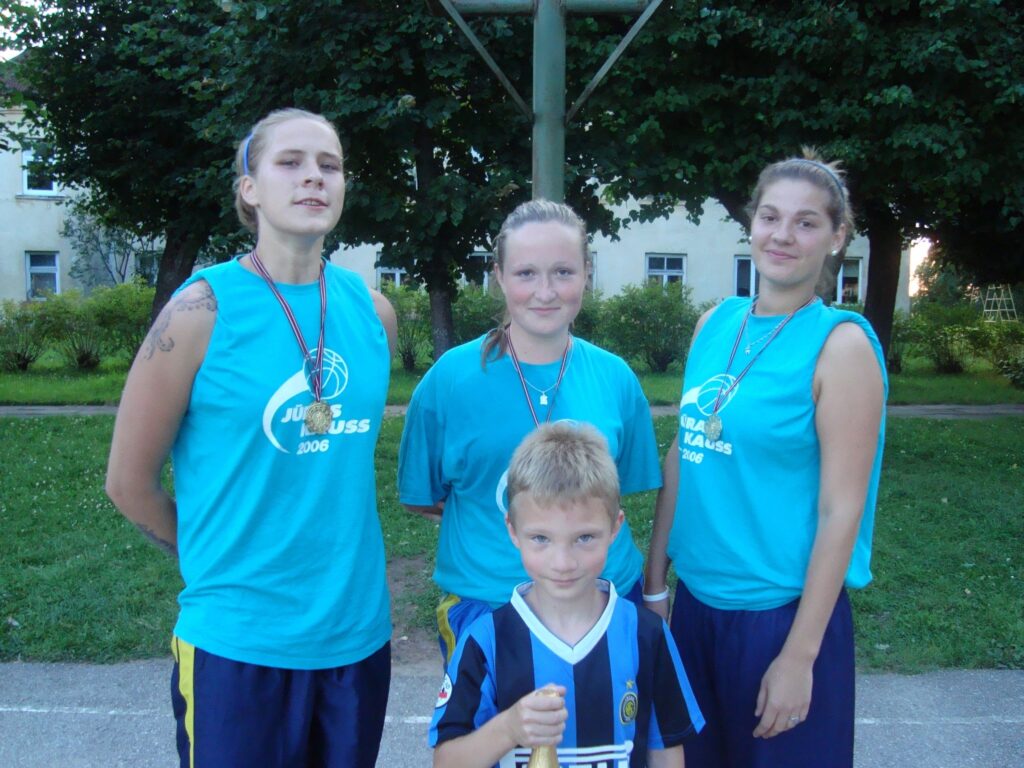 Sieviešu komandu konkurencē 1. vieta komandai - „Čiki piu”