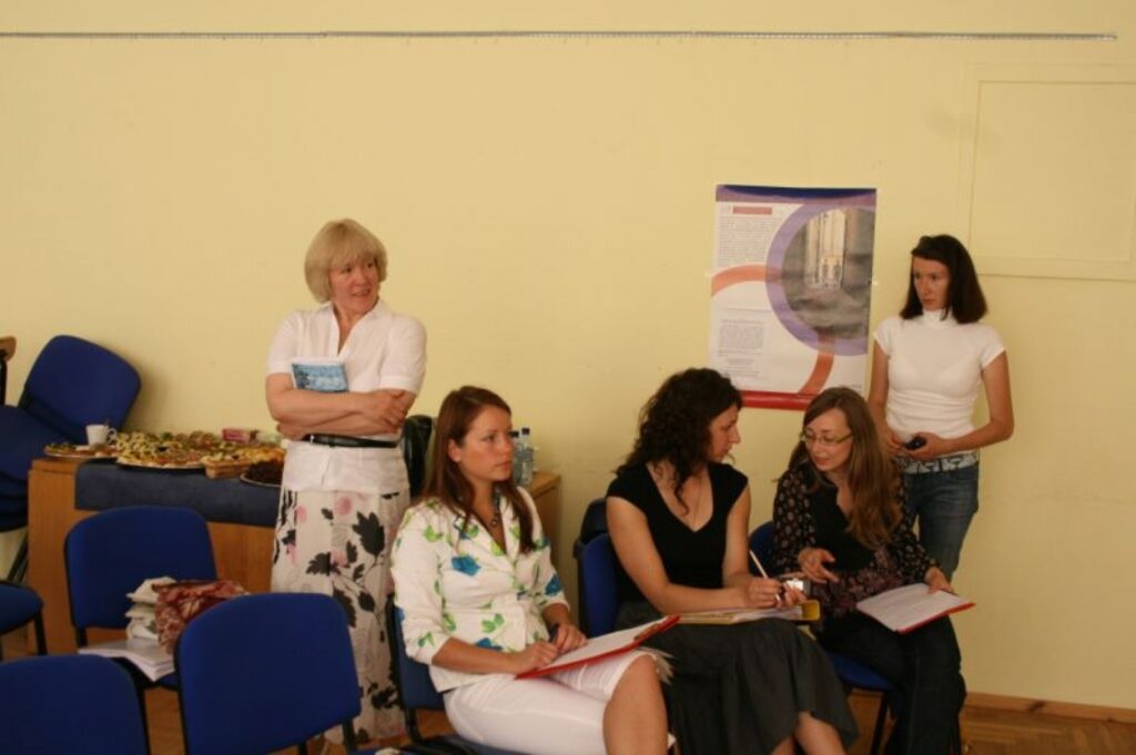 Semināra beigās diskusijās aktīvi iesaistījās Latvijas Kopienu iniciatīvu fonda valdes priekšsēdētāja Inta Paeglīte.
Autors: Aivars Zilbers