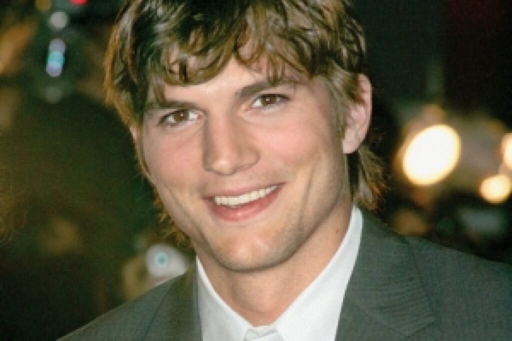 Visvairāk fanu patlaban ir aktierim Eštonam Kačeram – gandrīz divi miljoni.