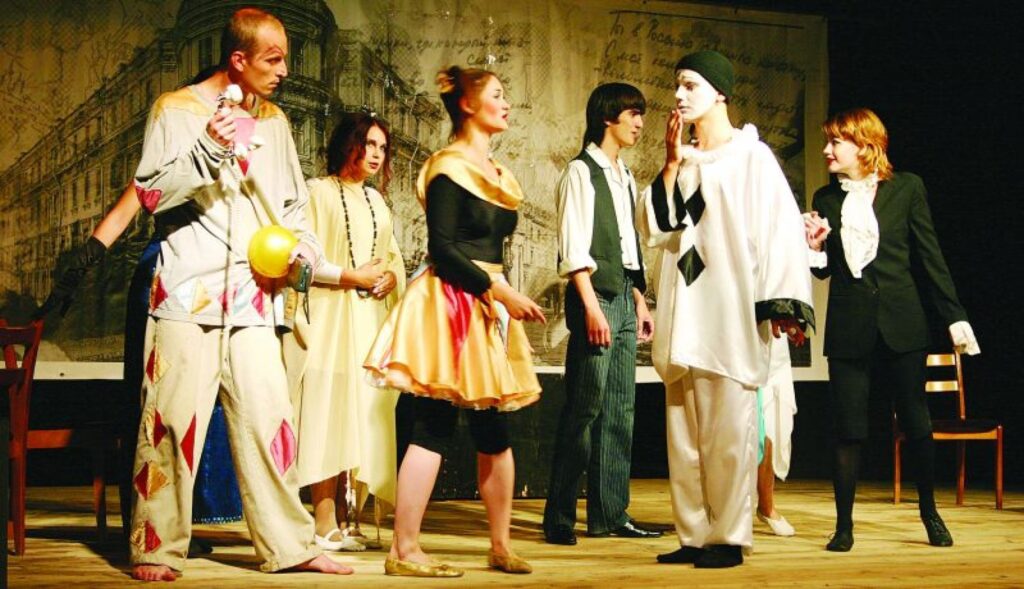 Pierobežas Kultūras nedēļu Valkā allaž apmeklē vairākas teātra trupas no Krievijas. Viņiem te patīkot. 
Autors: Aldis Dubļāns