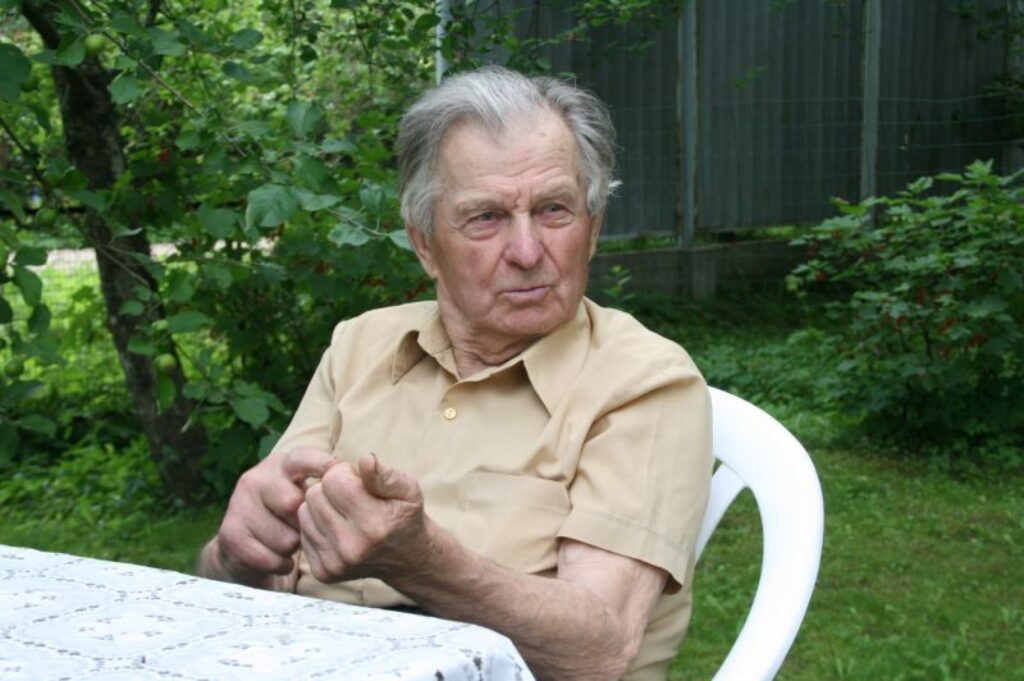 Bijušais kolhoza “Oktobris” priekšsēdētājs Ēvalds Viļumsons joprojām nevienu brīdi nevar iztikt bez rosīšanās.
Autors: Ingūna Johansone