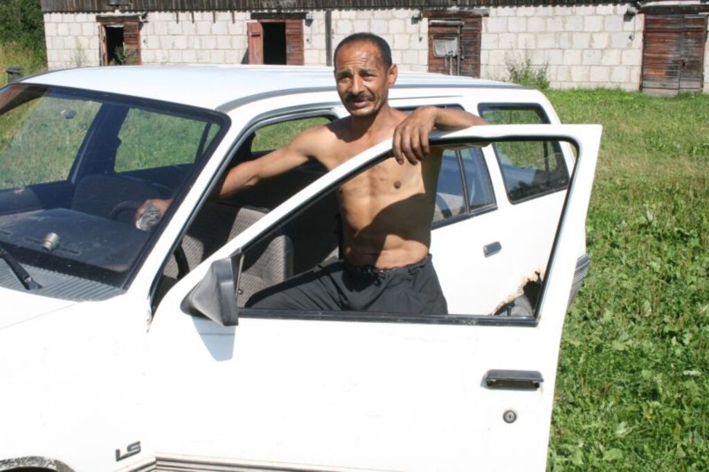 Lasis Mitrovskis apliecina, ka mūsdienās čigāna zirgs ir automašīna.
Autors: Aivars Zilbers