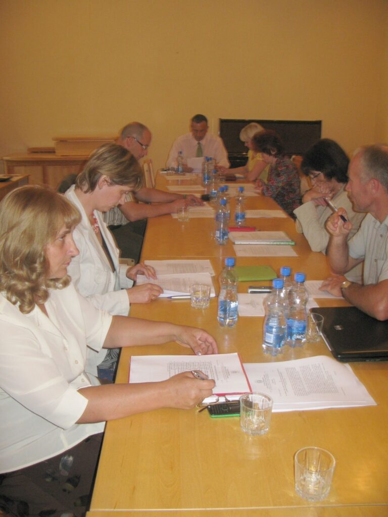 Ceturtdien Smiltenes novada domes deputāti ārkārtas sēdē izskatīja, kādus pagastos iesāktus projektus pārņems un līdzfinansēs novada pašvaldība.
Autors: Sandra Pētersone