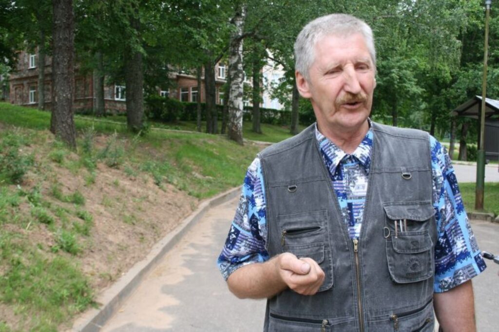 Ērģemes pagasta pārvaldes vadītājs Jānis Krams uzskata, ka ikvienā pašvaldībā jāstrādā zinošam santehiķim un elektriķim.
Autors: Ingūna Johansone