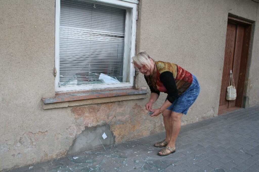 Sarkanā Krusta aktīviste Māra Paškēviča nesaprot, kā tādu ļaundarību var izdarīt pašā pilsētas centrā.
Autors: Aivars Zilbers