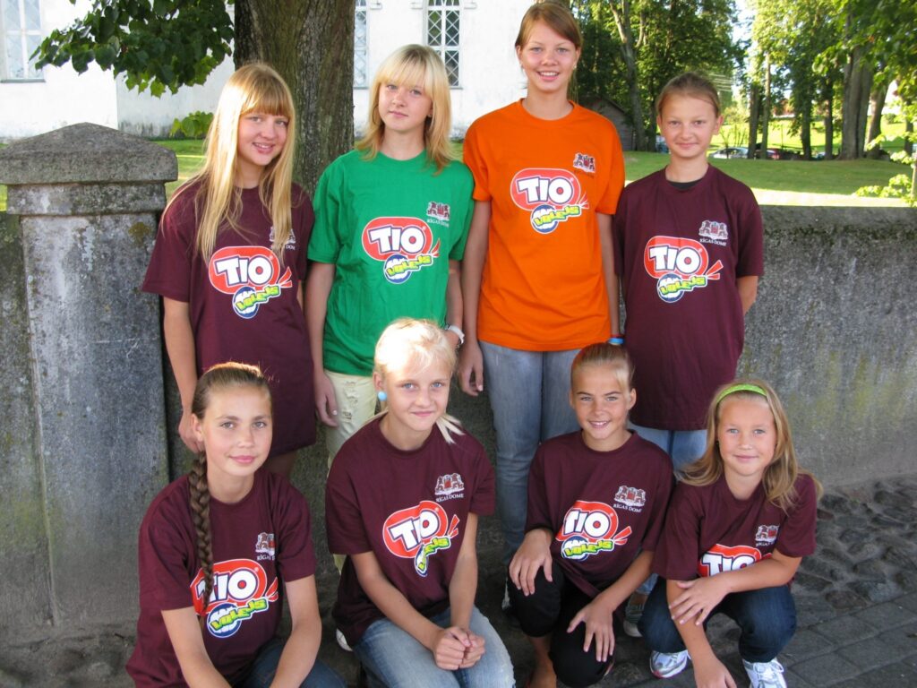 Smiltenes sporta skolas divas meiteņu komandas izcīnīja godalgotas vietas Latvijas vasaras sporta spēļu “Tio volejs” finālsacensībās.
Autors: Sandra Pētersone