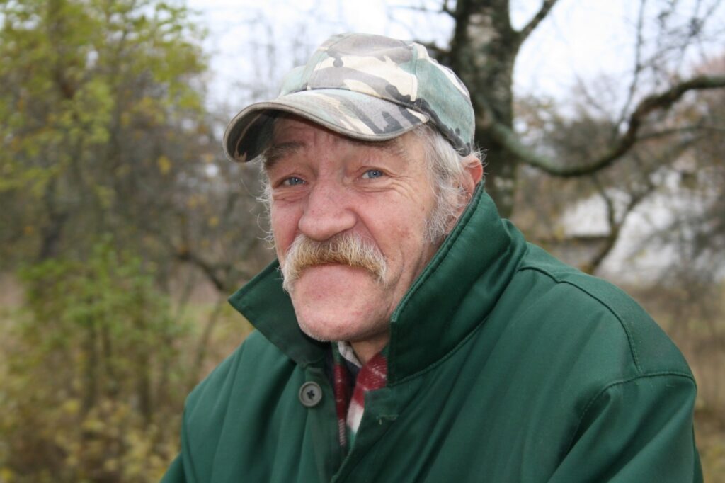 Trikātas pagasta Kačoru iedzīvotājs Jānis Gailītis ir gandarīts par jaunās pašvaldības rūpēm – tā sola līdz gada beigām sakārtot
Autors: Aldis Dubļāns