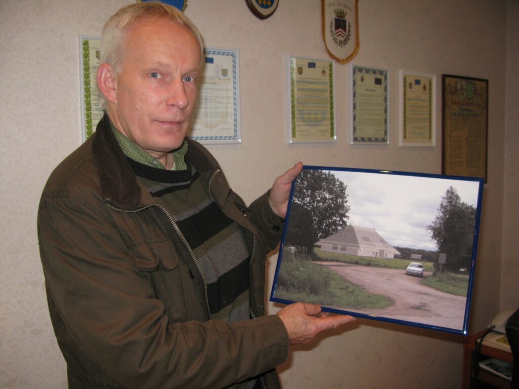 Arī Strenču novada domes izpilddirektoram Aivaram Auniņam patīk arhitekta Armanda Bisenieka redzējums, kāds izskatīsies saieta nams.
Autors: Sandra Pētersone