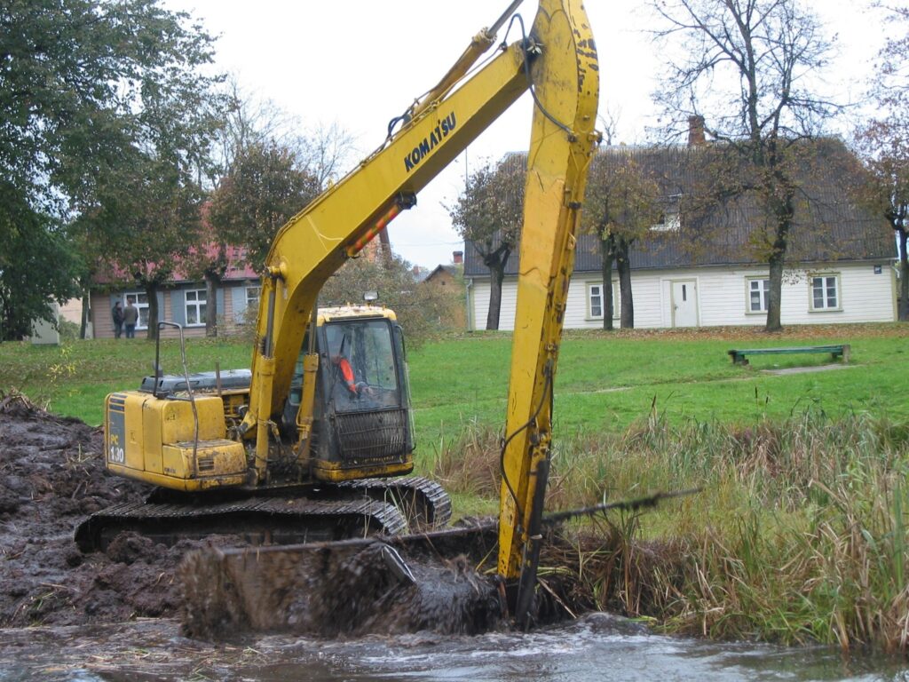 Valkas centrā notika Stendera dīķa tīrīšana.
Autors: Inga Karpova