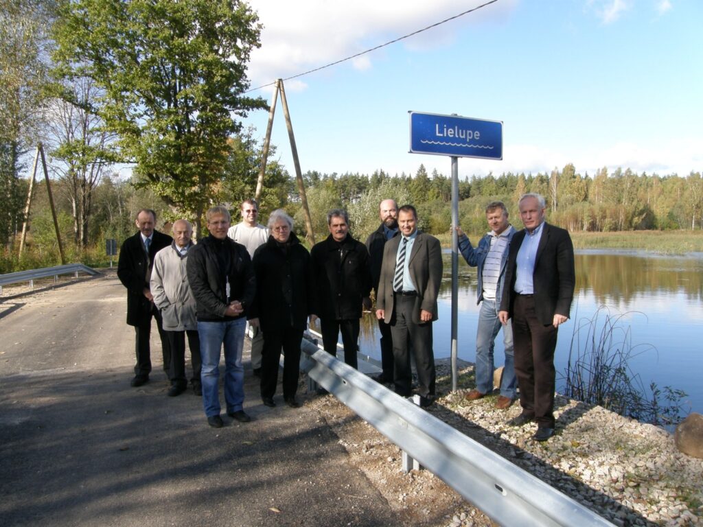 Strenču novada domes darbinieki atzīst, ka jaunais tilts un ceļš līdz Valmieras šosejai bijis ļoti nepieciešams.
Autors: No personīgā arhīva