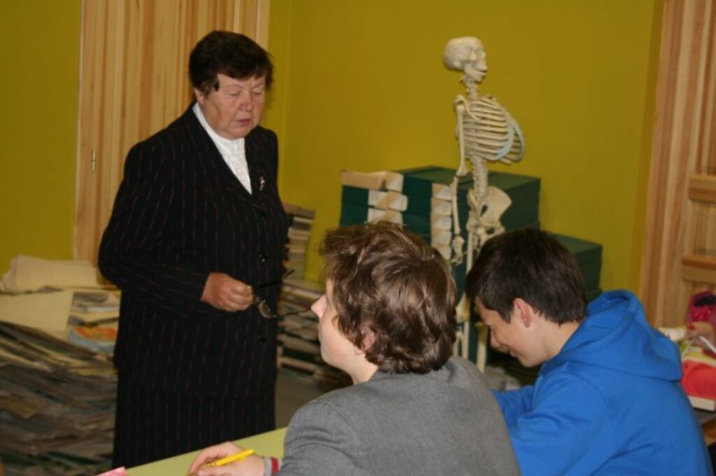 Bioloģijas pasniedzēja Vitālija Voliņa uzskata, ka par skolotāju, tāpat kā par baletdejotāju, nevar būt jebkurš cilvēks. 
Autors: Aivars Zilbers