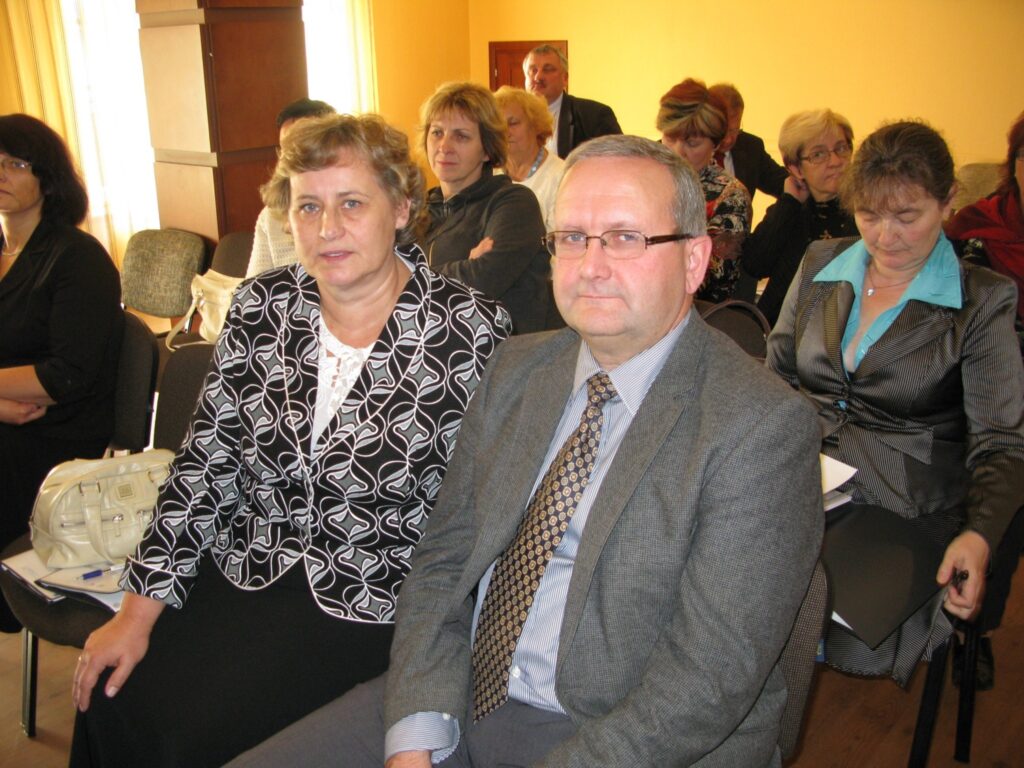 Smiltenes akciju sabiedrību “8CBR” konferencē pārstāvēja valdes priekšsēdētājs Andris Rozītis un personāla vadītāja Aija Bandere.
Autors: Sandra Pētersone