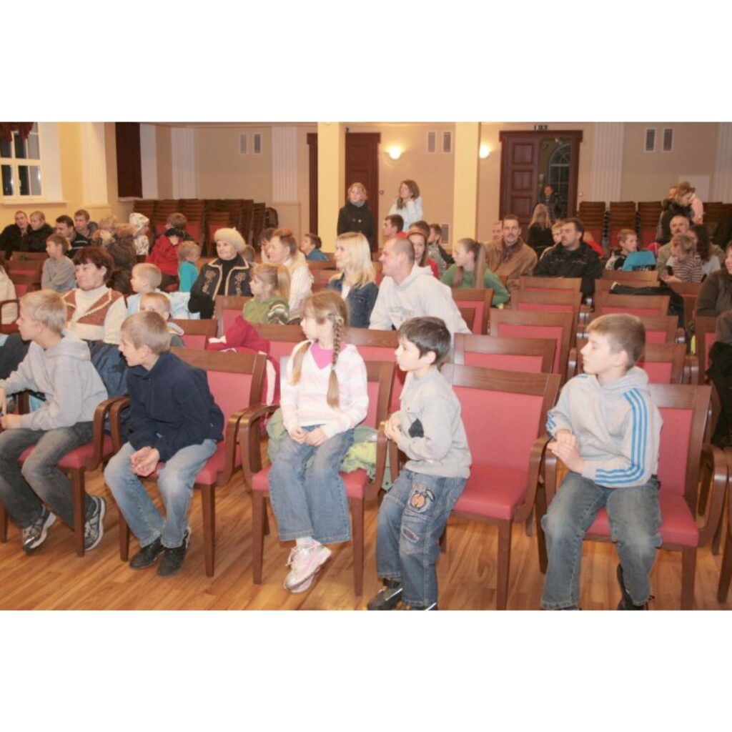 Kā jau bija solīts, ceturtdien Valkas kultūras namā notika skriešanas seriāla “Optimists” uzvarētāju apbalvošana un galvenās balvas izloze.

Galvenās balvas izlozē piedalījās 35 sievietes un 33 vīrieši. Tieši tik daudz piedalījās vismaz...
Autors: Aldis Dubļāns