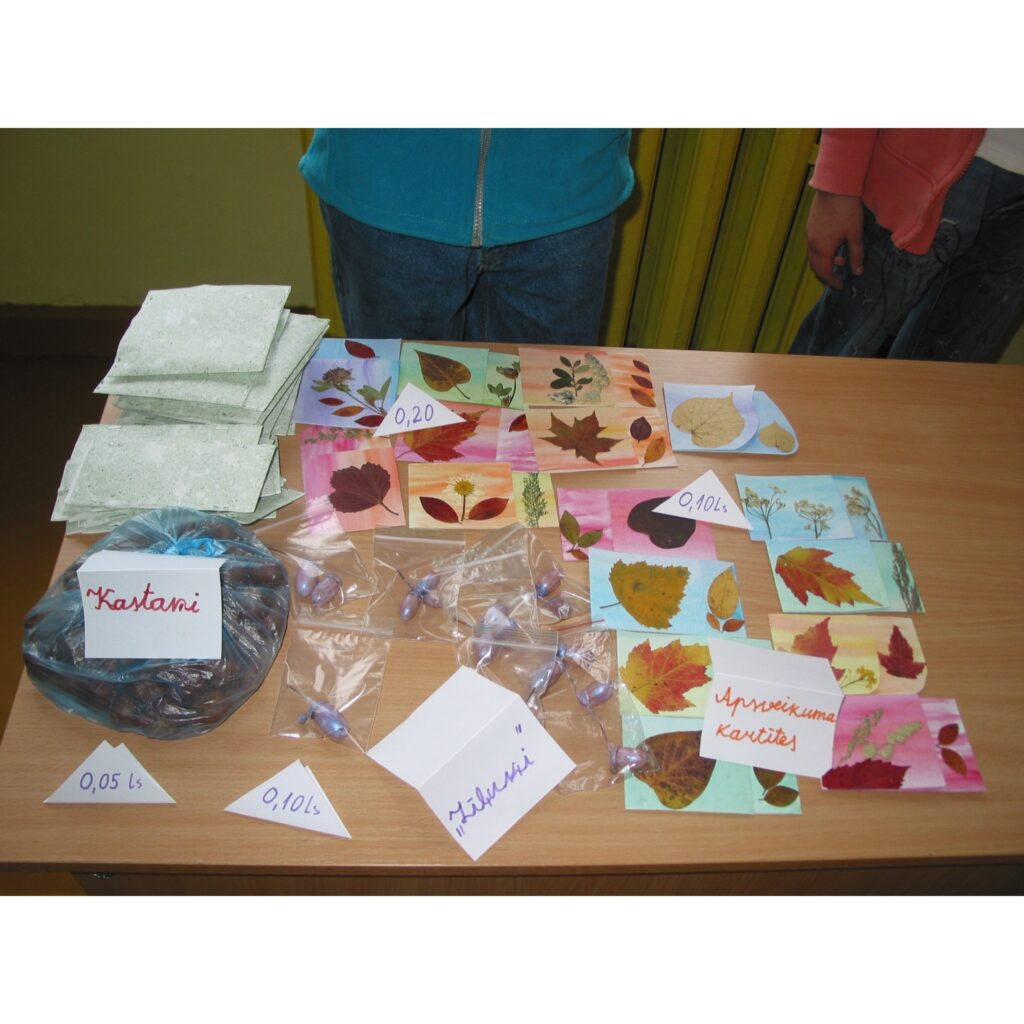 Šodien Valkas pamatskolas 2. un 3. stāva gaiteņi bija pārvērtušies par jautru tirgus placi, kur sākumklašu skolēni pārdeva mājās pašceptas un pašgatavotas lietas. Tirdziņā netrūka ne gardu kūku, ne vafeļu, ne cepumu, ne dažādu ievārījumu...
Autors: Inga Karpova