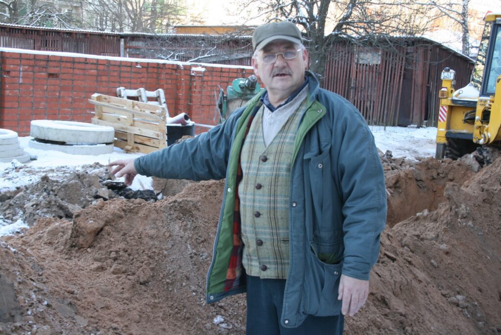 Aleksandrs Gruntmanis atceras, ka tajā pašā vietā mīnas atrastas arī pagājušajā gadsimtā.
Autors: Aivars Zilbers