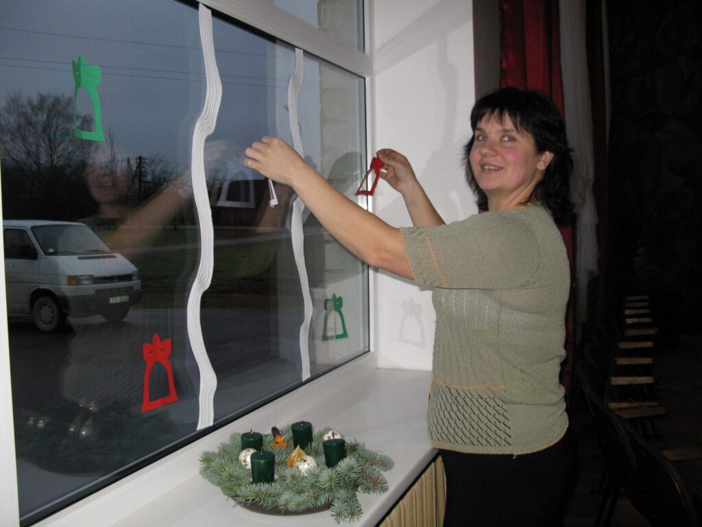 Grundzāli 24 gadus par savām mājām sauc Anita Rullīte. Savulaik viņa nenojauta, ka pienāks laiks un savās rokās būs jāpārņem kultūras dzīves organizēšana. 
Autors: Santa Sinka