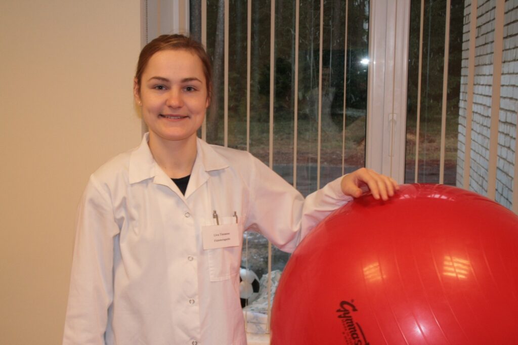 Fizioterapeite Līva Tiesnese katram pacientam piemeklēs labāko risinājumu, kā atkal justies labi un aizgaiņāt sāpes, kas ikdienā tik ļoti traucē.
Autors: Aldis Dubļāns