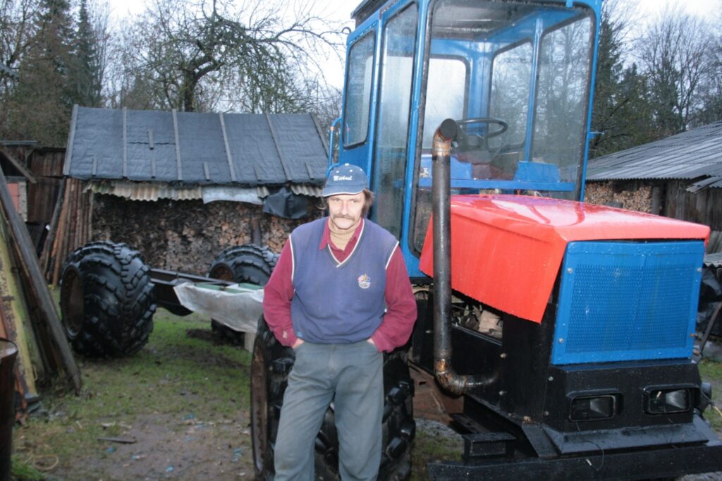 Vijciemietis Aivars Majors pazīstams kā lielisks mehāniķis un izgudrotājs, turklāt neatlaidīgs – ja kaut ko izdomās, noteikti īstenos. 
Autors: Aldis Dubļāns