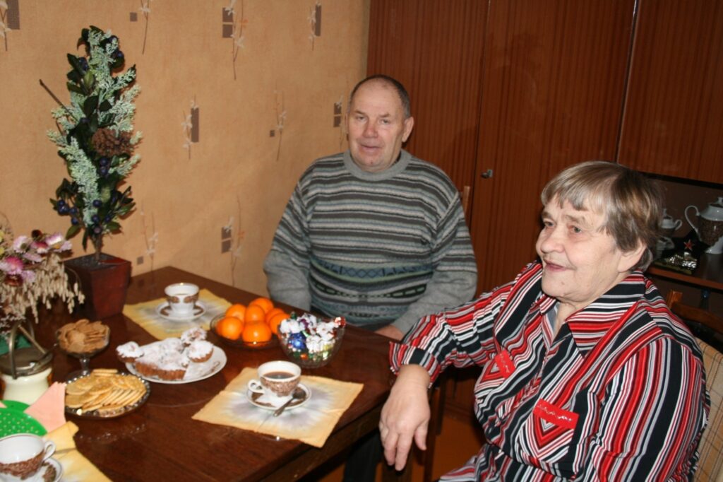 Valentīna un Viktors Rūtiņi uzskata, ka daudzas grūtības dzīvē palīdzējusi pārvarēt mīlestība vienam pret otru. 
Autors: Aivars Zilbers