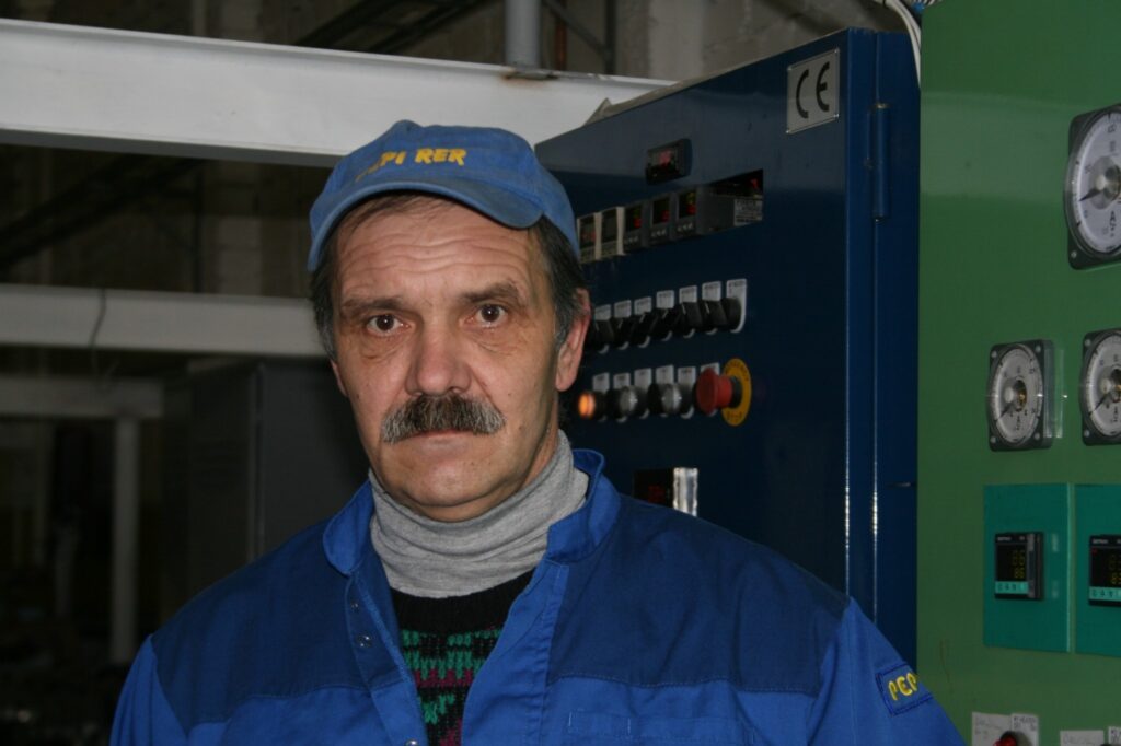 Valkas ražošanas uzņēmuma “Pepi Rer” darbinieka Aivara Krastiņa iniciatīva saziedot naudu kolēģei muguras operācijai beidzas ar panākumiem. 
Autors: Inga Karpova