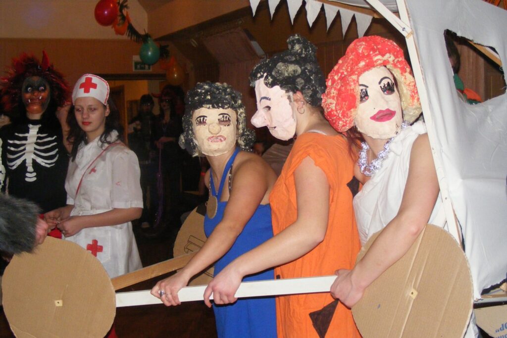 Flinstonu ģimene savā elementā. 
Autors: No personīgā arhīva