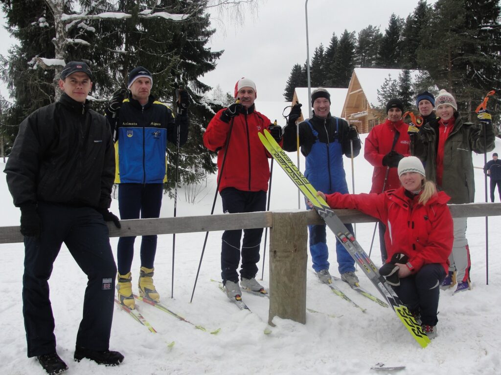 Smiltenes novada slēpotāju komanda pārveda mājās piecas medaļas. No dalībniekiem attēlā nav Ilgas Zvejnieces un Dzintara Brieža.
Autors: Gunta Dudele
