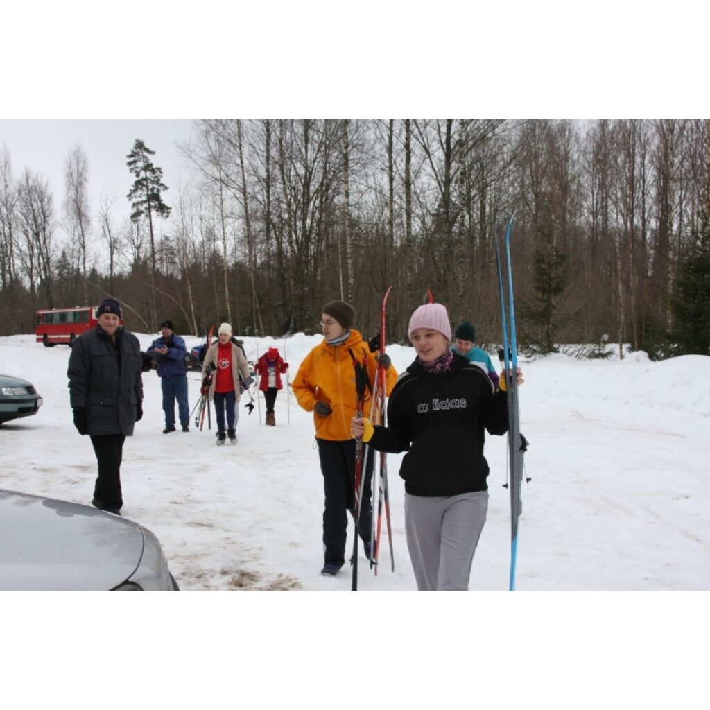 Sestdien, 27.februārī, slēpošanas trasē Valkas pagasta teritorijā, netālu no ģenerāļa Pētera Radziņa dzimtajām mājām un piemiņas akmens notka Valkas novada sacensības distanču slēpošanā.
Autors: Aldis Dubļāns