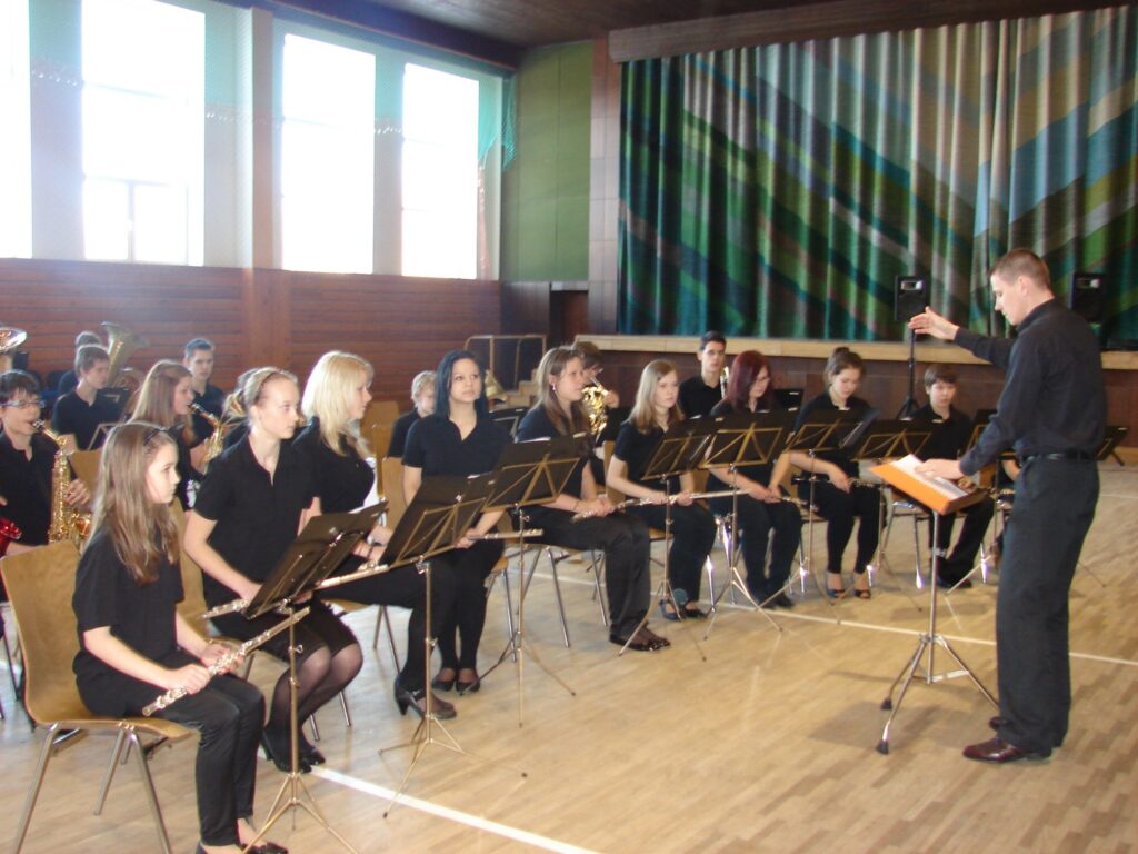 Strenču mūzikas skolas pūtēju orķestris (diriģents Jānis Silakalns) skatē muzicēja C grupā un ieguva otrās pakāpes diplomu.
Autors: Sandra Pētersone