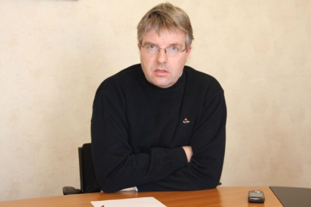 SIA “Valkas Bioenergo kompānija” valdes priekšsēdētājs Ebings Osinga uzskata, ka staciju varētu sākt celt augustā un pirms nākamā gada apkures sezonas tā jau ražotu elektrību un siltumenerģiju.
Autors: Aivars Zilbers