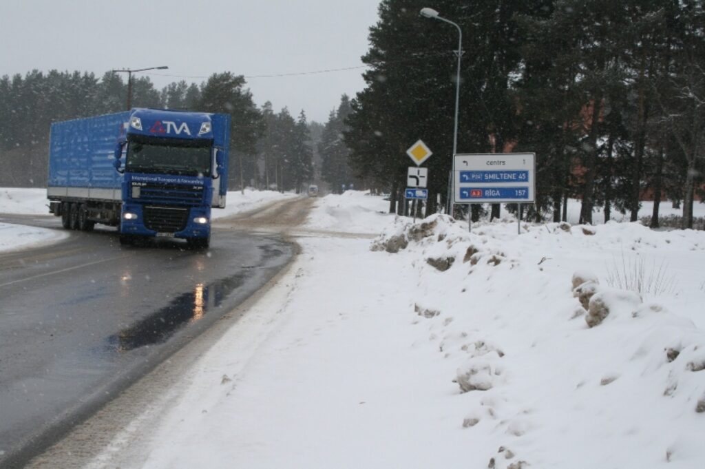 Viens no luksoforiem būs uzstādīts Ausekļa un Rūjienas ielas krustojumā, kur ir intensīva satiksme.
Autors: Aivars Zilbers