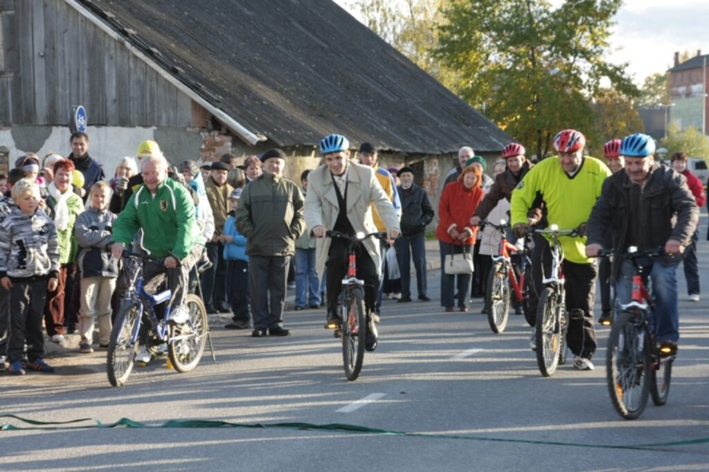 Viens no lielākajiem Valkas un Valgas sadarbības projektiem bija rudenī atklātā atpūtas taka gar Pedeles krastu.
Autors: Aldis Dubļāns