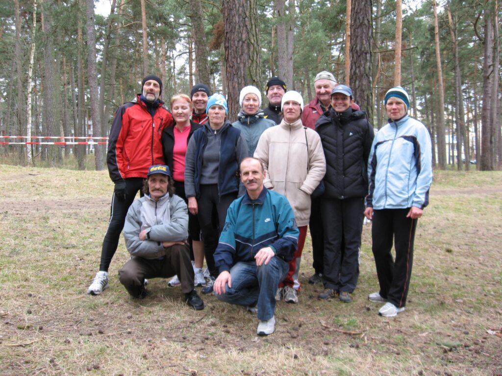 Valkas novada skrējēji tikai par vienu punktu atpalika no 3. vietas ieguvējiem – Valmieras veterānu komandas. 
Autors: No personīgā arhīva