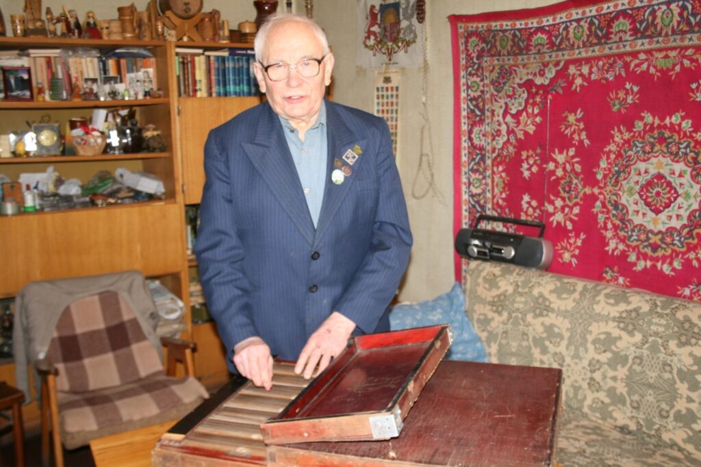 Muzikants Jānis Lācis  uzskata, ka dziesma vieno latviešus un tās ietekmē cilvēki dzīvo draudzīgāk. 
Autors: Aivars Zilbers